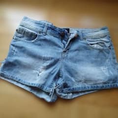 Bershka デニムショートパンツ ダメージ加工 EUR38のサムネイル