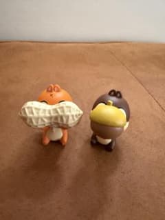 チップとデールフィギュア 2体セット ピーナッツ どんぐりのサムネイル
