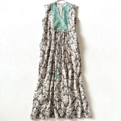 ヌキテパ　2024　エンブロイダリーノースリーブドレス　ロングワンピース　S ヌキテパ 2024 エンブロイダリーノースリーブドレス ロング