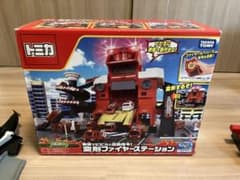 トミカ　変形ファイヤーステーション　デカパトロールカーのサムネイル