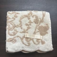 花柄タオルハンカチ ベージュのサムネイル