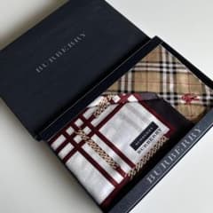 BURBERRY ハンカチ 2枚セット 箱付き - メルカリ