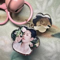 M+ミニ サイズ】 肖戦 花神 肉球 キーホルダー 0119 - メルカリ