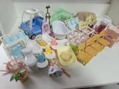 「シルバニアファミリー 小物 家具 まとめ売り 欠品あり 中古」のサムネイル