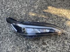 3ー4枚欠け1箇所　セレナ　ハイウェイスター　C27　クリアランスランプ 3ー4枚欠け1箇所 セレナ ハイウェイスター C27 クリアランスランプ