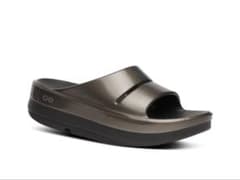 【新品未使用】OOFOS Titanium Mirror 24.5〜25.5㎝ 新品未使用】OOFOS Titanium Mirror 24.5〜25.5㎝ - メルカリ