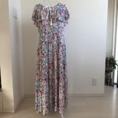スーパービューティー44花柄ロングワンピース - メルカリ