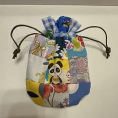 パンダと目が合う♡この子はこの子だけの一点ものパッチワーク巾着（10×10）のサムネイル