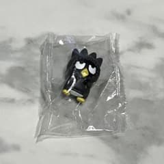 サンリオ　むぎゅぎゅ！パーカーフィギュア　バッドばつ丸　ガチャ　カプセルトイのサムネイル