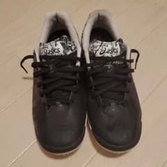 asics フットサルシューズのサムネイル