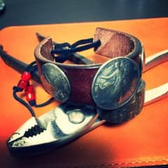 レザーバングル ホワイトハーツ Silverビーズ made in USAのサムネイル
