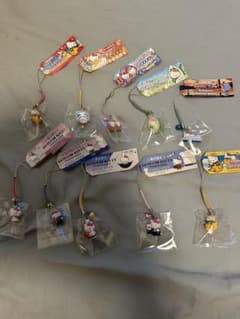 d*2様 ご当地キティ ストラップ まとめ売りW43 - メルカリ