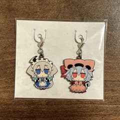 【やや希少】東方 十六夜咲夜&レミリア・スカーレット　メタルチャームのサムネイル