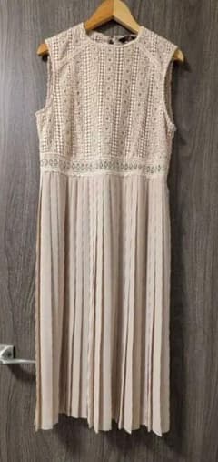 【ZARA】ひざ丈ワンピースのサムネイル