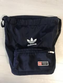 アディダス adidasのサムネイル