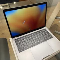 MacBook Pro 2016 13inch 258GB touch barのサムネイル