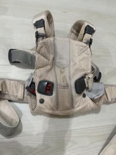 BABYBJÖRN ベビーキャリア ワンカイエアーのサムネイル
