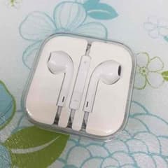 リョダイさん専用  iPhoneのイヤホン 純正品のサムネイル