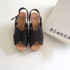Bianca 本革サンダル ブラックのサムネイル