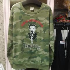 ベティちゃんのカモフラートレーナー新品のサムネイル