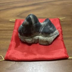 石のサムネイル