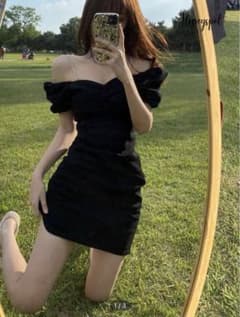 黒ドレスのサムネイル
