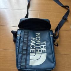THE NORTH FACE ネイビー バッグのサムネイル