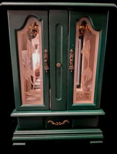 Green and gold antique-style wooden jewelry and accessory box