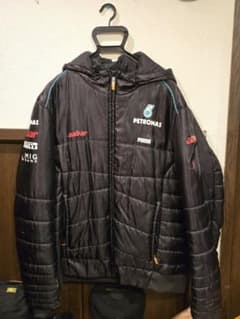 PUMA Mercedes PETRONAS ダウンジャケット ブラックのサムネイル