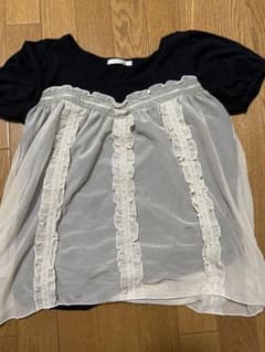 axes femme フリル半袖Tシャツ 黒・ベージュのサムネイル