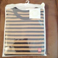 ユニクロ クルーネック長袖Tシャツ 90のサムネイル