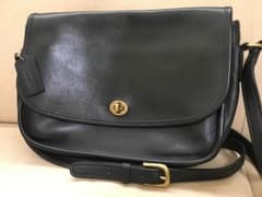 オールドコーチ ♡黒色 斜めがけショルダーバッグのサムネイル