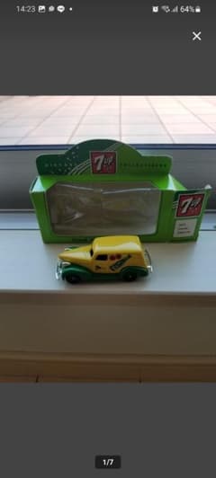 7UP ミニカー 黄色と緑のサムネイル