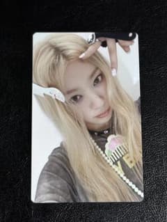 モカ ILLIT NOT CUTE TSUTAYA ラキドロ トレカ 5 - メルカリ