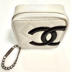 CHANEL 希少品ココマーク アクセサリーケース 　ホワイト ブラック CHANEL 希少品ココマーク アクセサリーケース ホワイト ブラック