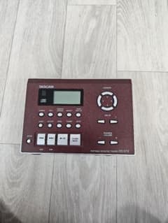 TASCAM CD-GT2 ポータブルCDギタートレーナーのサムネイル