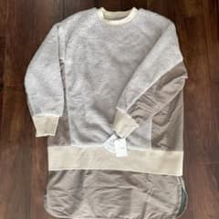 新品、未使用　YORTトップスのサムネイル