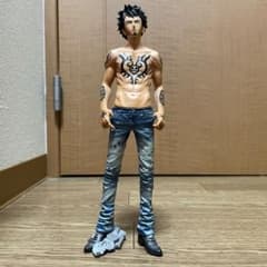 ワンピース トラファルガロー フィギュアのサムネイル