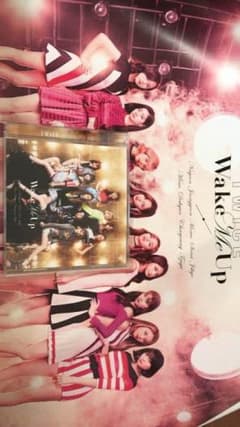 TWICE Wake Me Upのサムネイル