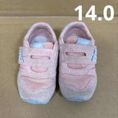 ニューバランス　スニーカーのサムネイル