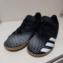 adidas フットサルシューズ　21センチ ブラック/ホワイトのサムネイル