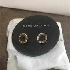MARC JACOBSのサムネイル