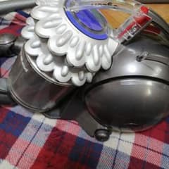 kolivia1125さん専用　dyson サイクロン式掃除機 dc63のサムネイル