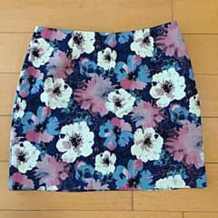 《値下げ！》Dholic 花柄タイトスカートのサムネイル