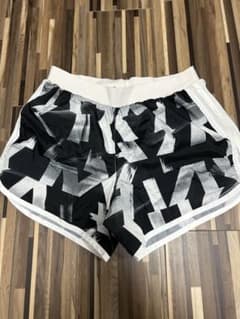 adidas ランニングショートパンツのサムネイル
