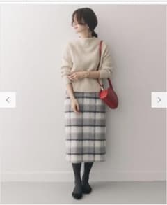 MIKA様専用お値下げ  新品  ひざ丈スカートのサムネイル