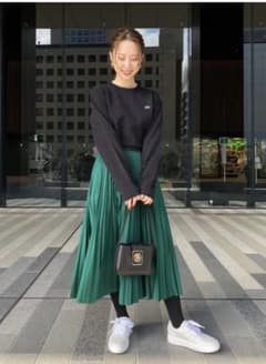 LACOSTE ラコステ　プリーツ　スカートのサムネイル
