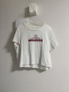 MOUSSY 로고 프린트 짧은 길이 T 셔츠 화이트