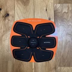 SIXPAD Abs Fit EMSトレーニングデバイスのサムネイル