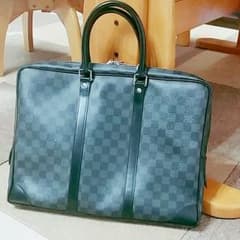 値下げ【美品】ルイヴィトンビジネスバック　ダミエグラフィット　正規品のサムネイル